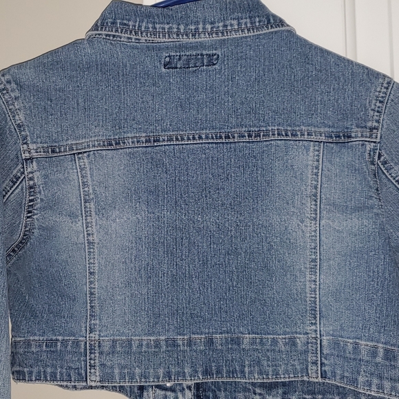 Cropped Jean Jacket - Picture 4 of 4